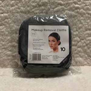 Gray Reusable Makeup Remover Cloths